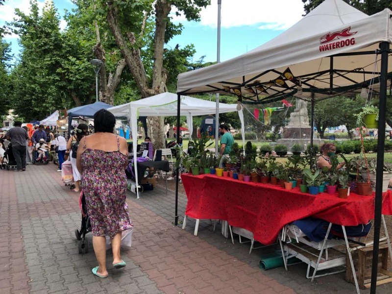 Por el Da de la Madre vuelve la feria a la plaza central